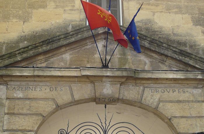 casernes des dragons le cailar