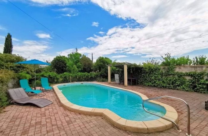 meublé de tourisme CAZAME à Vauvert piscine