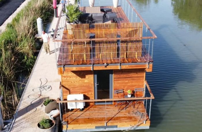 houseboat Camargue Port de Saint-Gilles dans le Gard