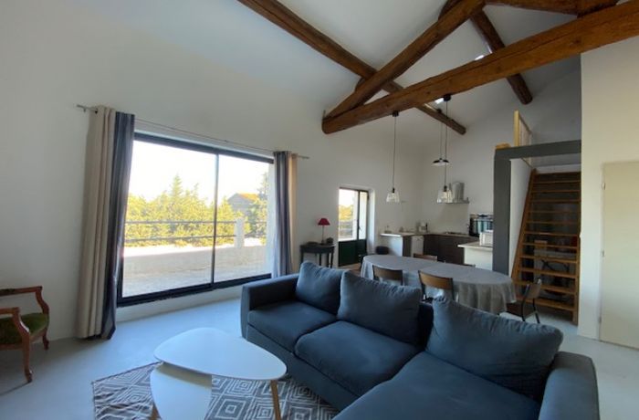 Mas des Pointes, a guesthouse in Franquevaux